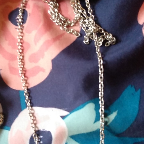 3 necklaces w/matching earrings - Picture 9 of 9